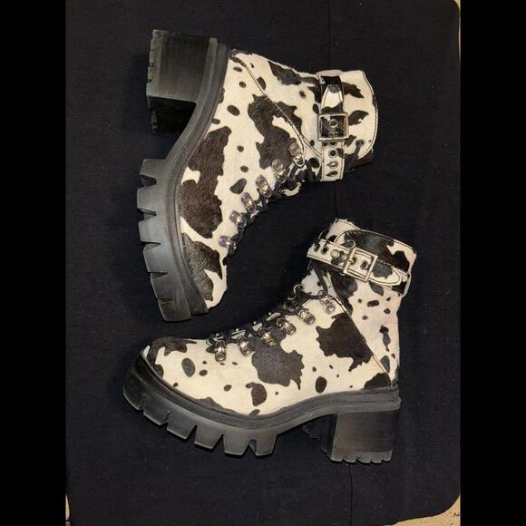 Free People Jeffrey Campbell Printed Check Lace Up Boot Color Cow Size 8M Grunge - Picture 12 of 12